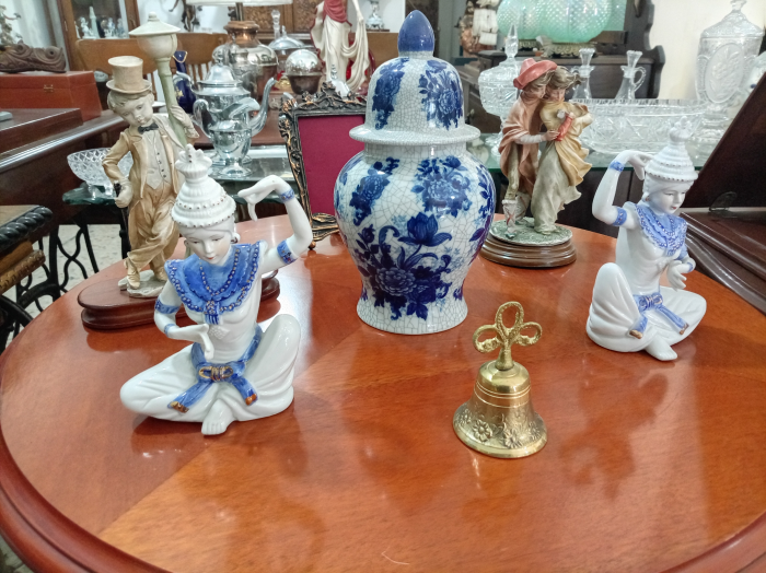 Muebles Antiguos León Gto