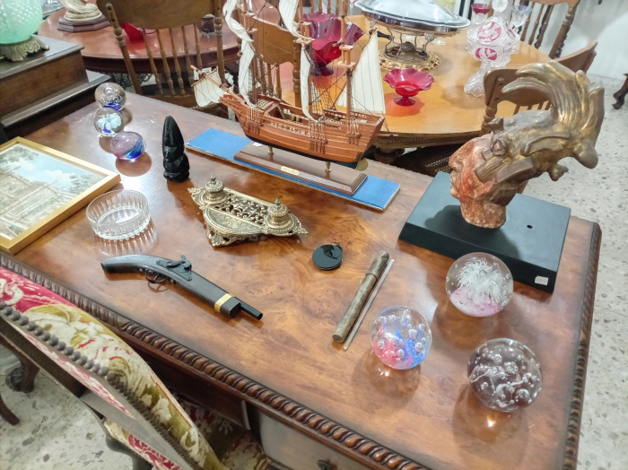 Muebles Antiguos León Gto